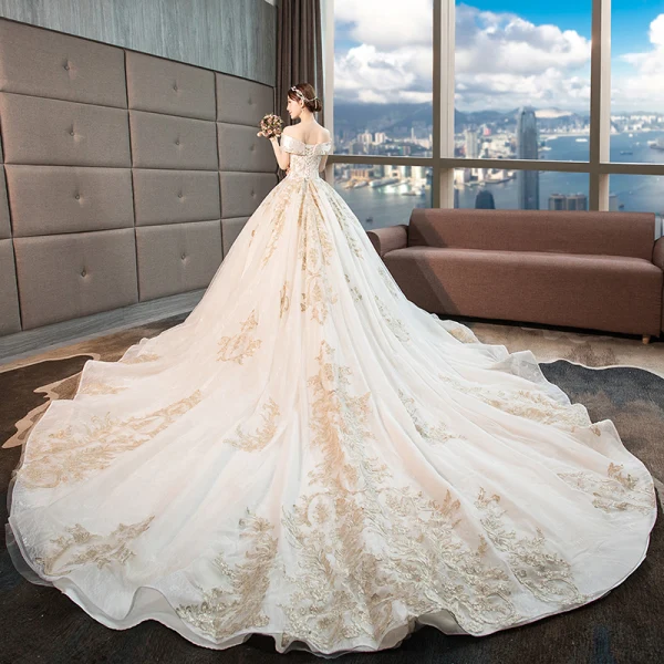 Schöne Champagner Brautkleider 2018 Ballkleid Mit Spitze Blumen Perlenstickerei Kristall Pailletten Off Shoulder Rückenfreies Ärmellos Königliche Schleppe Hochzeit
