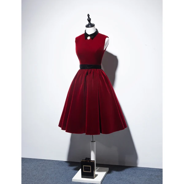 Classy Burgundy Suede Homecoming Graduation Dresses 2020 A-Line / Princess High Neck Sleeveless Knee-Length Formal Dresses