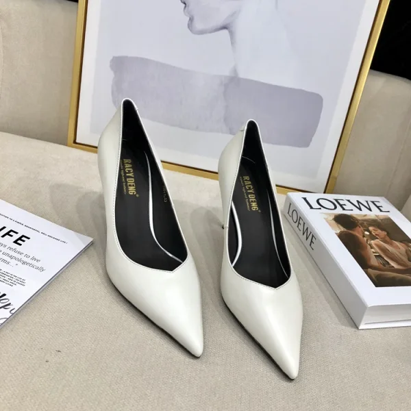 Modest / Simple Ivory Office OL Leather Pumps 2020 7 cm Stiletto Heels Pointed Toe Pumps