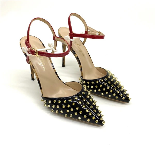 Schöne Schwarz Freizeit Niet Sandalen Damen 2020 Knöchelriemen 12 cm Stilettos Spitzschuh Sandaletten