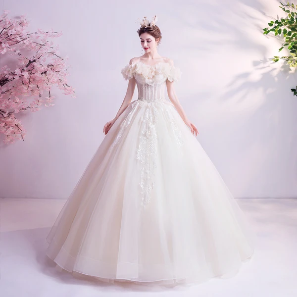 Charmant Ivoire Robe De Mariée 2020 Robe Boule De l'épaule Glitter Perlage Paillettes En Dentelle Fleur Appliques Manches Courtes Dos Nu Longue