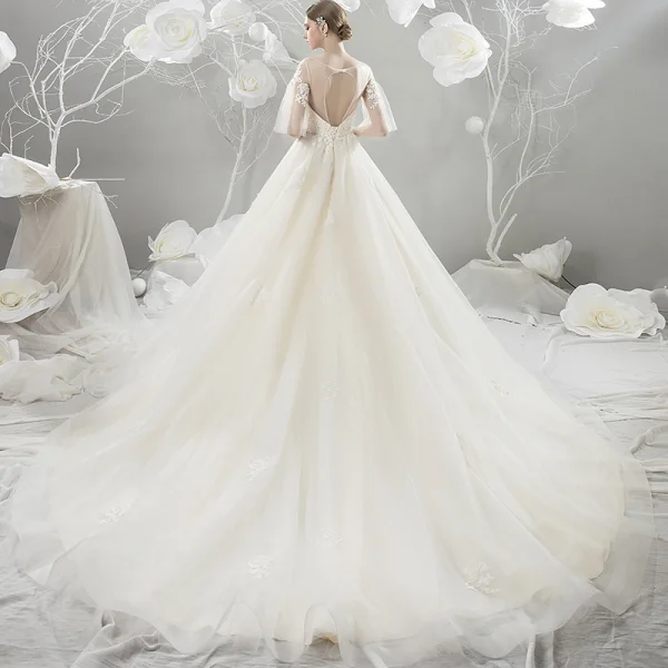 Chic / Belle Champagne Robe De Mariée 2018 Princesse En Dentelle Appliques Paillettes Encolure Dégagée Dos Nu 3/4 Manches Cathedral Train Mariage