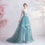 Elegancka Limonkowy Sukienki Na Bal 2020 Princessa Spaghetti Pasy Z Koronki Kwiat Bez Rękawów Bez Pleców Kaskadowe Falbany Trenem Sweep Sukienki Wizytowe