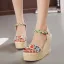 Etnisk Svarta Casual Broderade Fläta Sandaler Dam 2020 Läder 10 cm Kilklackar Peep Toe Sandaler