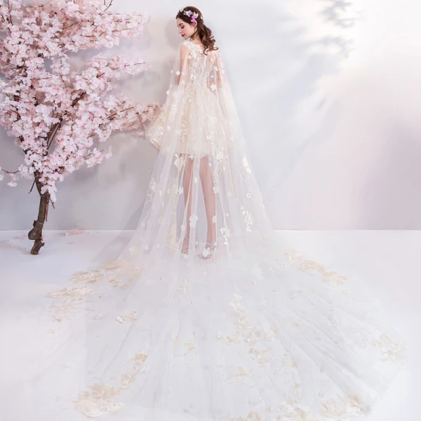 Mode Champagne Bröllopsklänningar 2018 Balklänning Spets Broderade Appliqués Pärla Urringning Ärmlös Watteau Train Bröllop