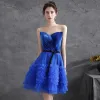 Sexy Royal Blue Suede Cocktail Dresses Party Dresses 2021 A-Line / Princess Strapless Bow Sleeveless Backless Short Ruffle Cocktail Party Formal Dresses