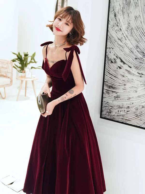 Modest / Simple Burgundy Suede Prom Dresses 2022 A-Line / Princess Spaghetti Straps Bow Sleeveless Backless Floor-Length / Long Formal Dresses