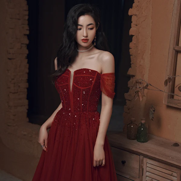 Chic / Belle Bordeaux Perlage Paillettes Robe De Bal 2022 Princesse De l'épaule Manches Courtes Dos Nu Longue Robe De Ceremonie
