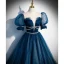 Élégant Océan Bleu Paillettes Robe De Bal 2022 Robe Boule Encolure Dégagée Gonflée Manches Courtes Noeud Longue Robe De Ceremonie