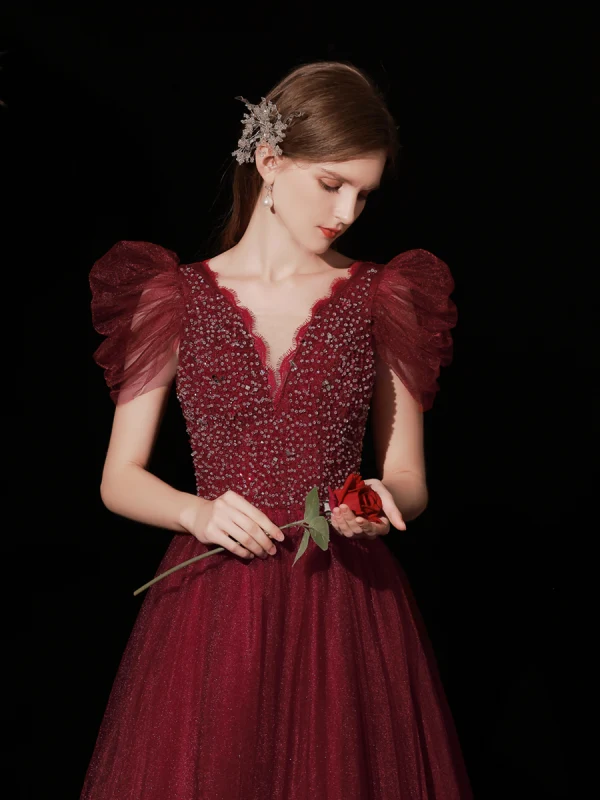 Charming Burgundy Prom Dresses 2022 A-Line / Princess V-Neck Puffy Short Sleeve Beading Sequins Backless Floor-Length / Long Formal Dresses