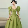 Vintage / Retro Clover Green Strawberry Satin Prom Dresses 2022 A-Line / Princess Square Neckline Puffy Short Sleeve Backless Bow Sweep Train Formal Dresses