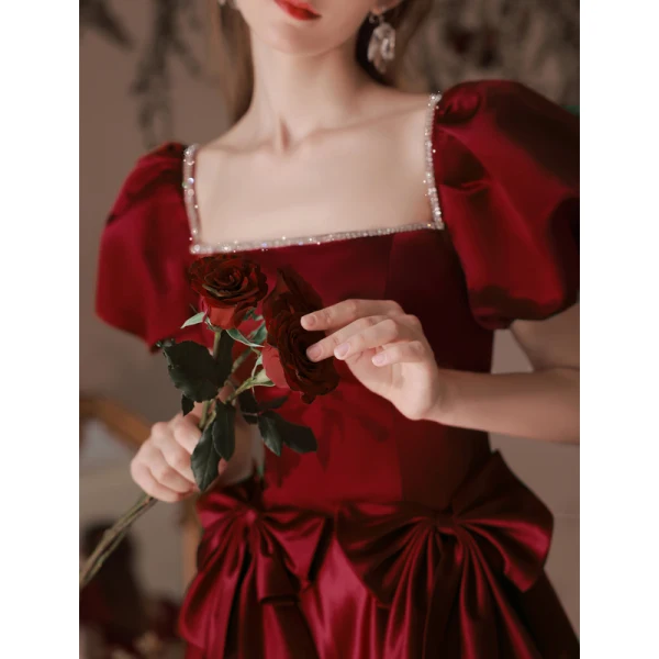 Elegant Burgundy Satin Prom Dresses 2022 A-Line / Princess Square Neckline Puffy Short Sleeve Bow Backless Floor-Length / Long Prom Formal Dresses