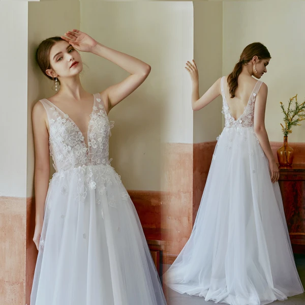 Leichtes Weiß Perlenstickerei Spitze Blumen Strand Brautkleider / Hochzeitskleider 2022 A Linie V-Ausschnitt Ärmellos Rückenfreies Lange