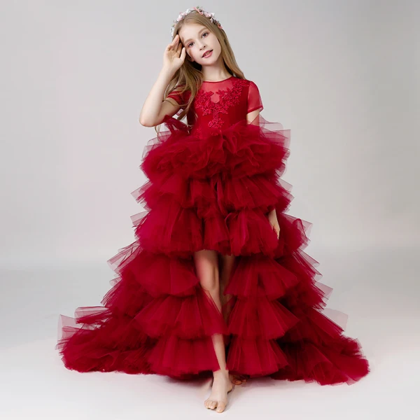 Chic / Beautiful Burgundy Cascading Ruffles Birthday Flower Girl Dresses 2022 Scoop Neck Ball Gown Lace Flower Short Sleeve Sweep Train Flower Girl Dresses