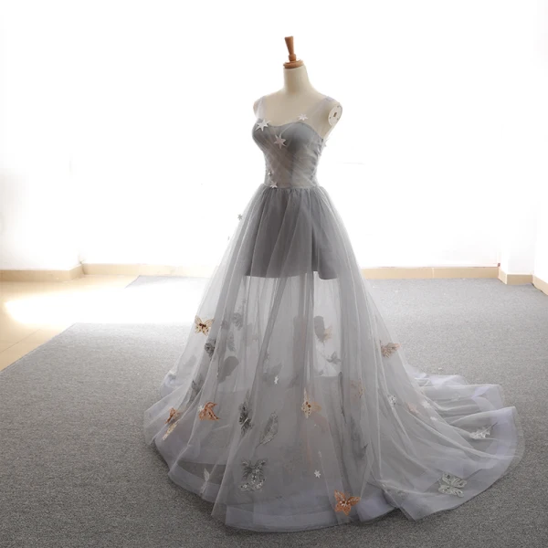 Piękne Szary Sukienki Na Bal 2018 Princessa Gwiazda Motyl V-Szyja Bez Pleców Bez Rękawów Trenem Sweep Sukienki Wizytowe