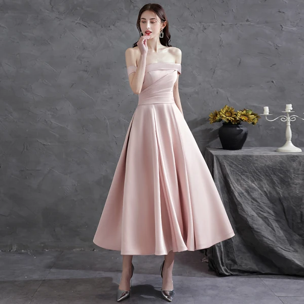 Modest / Simple Blushing Pink Satin Homecoming Graduation Dresses Bridesmaid Dresses 2021 A-Line / Princess Off-The-Shoulder Sleeveless Backless Tea-length Formal Dresses