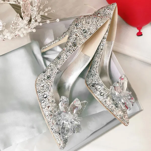 Charmig Burgundy Bröllop Läder Pumps 2020 Kristall Rhinestone 9 cm Stilettklackar Spetsiga Pumps
