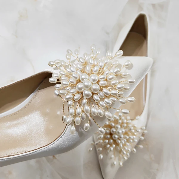 Elegant Elfenben Satin Perle Brudesko 2020 Lær 3 cm Lav Hæl Spisse Bryllup Pumps