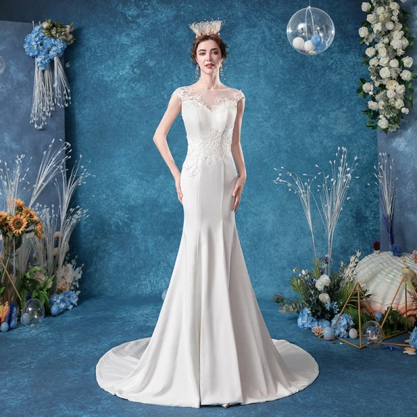 Affordable Ivory Wedding Dresses A-Line / Princess 2020 Scoop Neck Lace Flower Sleeveless Sweep Train