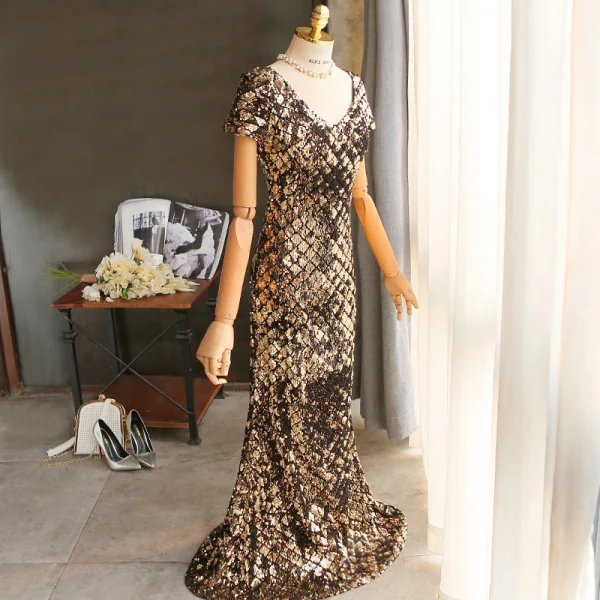 Sparkly Gold Evening Dresses  2018 Trumpet / Mermaid Sequins V-Neck Short Sleeve Floor-Length / Long Formal Dresses