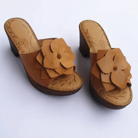 Enkla Svarta Casual Sandaler Dam 2020 Läder Blomma 7 cm Tjocka Klackar Peep Toe Sandaler