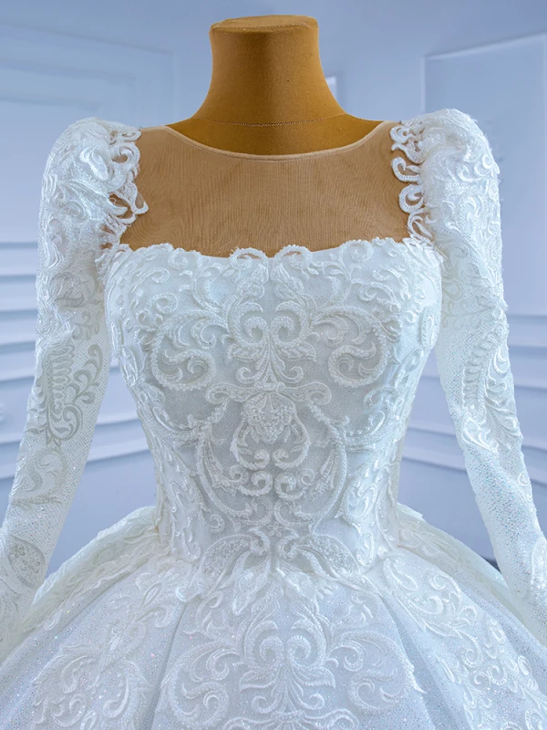 Luxe Ivoire Glitter Robe De Mariée Robe Boule 2021 Encolure Dégagée Perlage En Dentelle Fleur Manches Longues Chapel Train Mariage