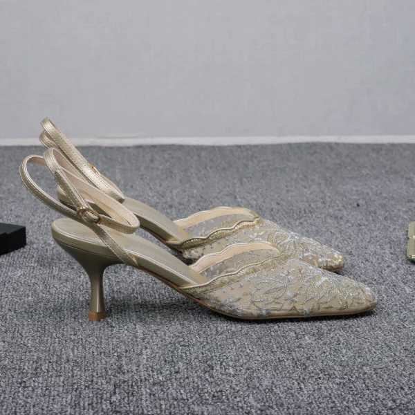 Élégant Champagne Cocktail En Dentelle Sandales Femme 2020 Slingbacks 4 cm Talons Aiguilles Talon Bas À Bout Pointu Sandales