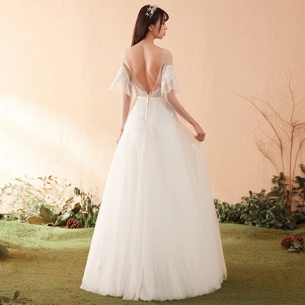 Modest / Simple Ivory Wedding Dresses 2018 A-Line / Princess Appliques Lace Scoop Neck Backless Long Sleeve Floor-Length / Long Wedding