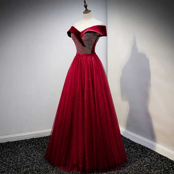 Élégant Glitter Daim Bordeaux Robe De Bal 2021 Princesse De l'épaule Faux Diamant Manches Courtes Dos Nu Longue Promo Robe De Ceremonie