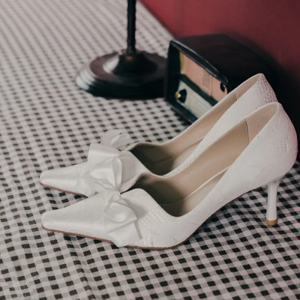 Élégant Ivoire En Dentelle Noeud Chaussure De Mariée 2020 Cuir 7 cm Talons Aiguilles À Bout Pointu Mariage Escarpins