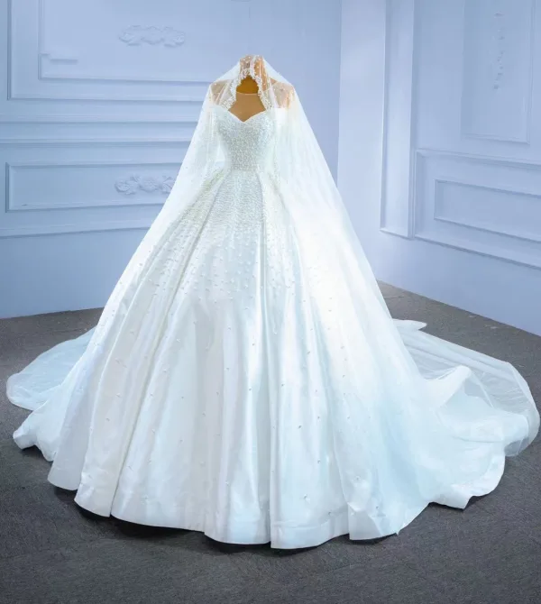 Haut de Gamme Ivoire Perlage Perle Robe De Mariée 2021 Robe Boule Encolure Dégagée Manches Longues Royal Train Mariage