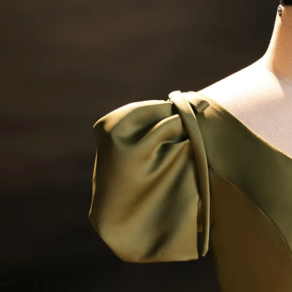 Vintage Klee Grün Satin Ballkleider 2023 Ballkleid V-Ausschnitt Geschwollenes Kurze Ärmel Rückenfreies Lange Festliche Kleider