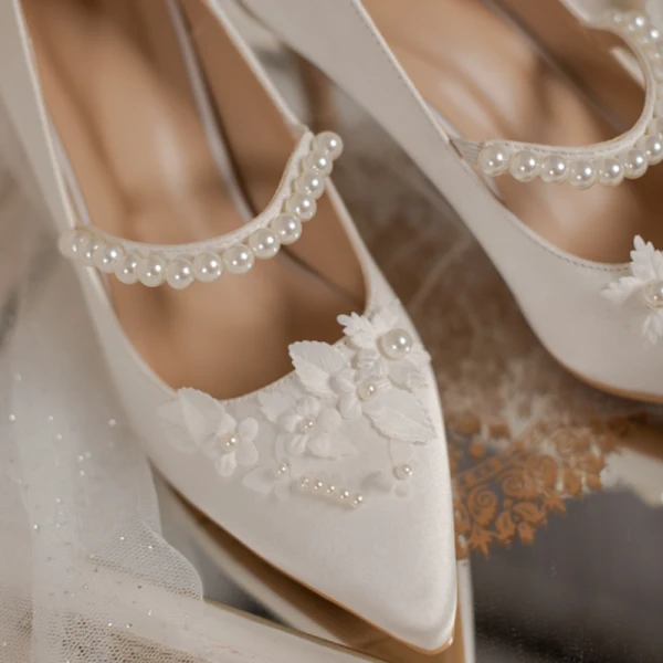 Élégant Ivoire Satin Chaussure De Mariée 2020 Brodé Perle 7 cm Talons Aiguilles À Bout Pointu Mariage Escarpins