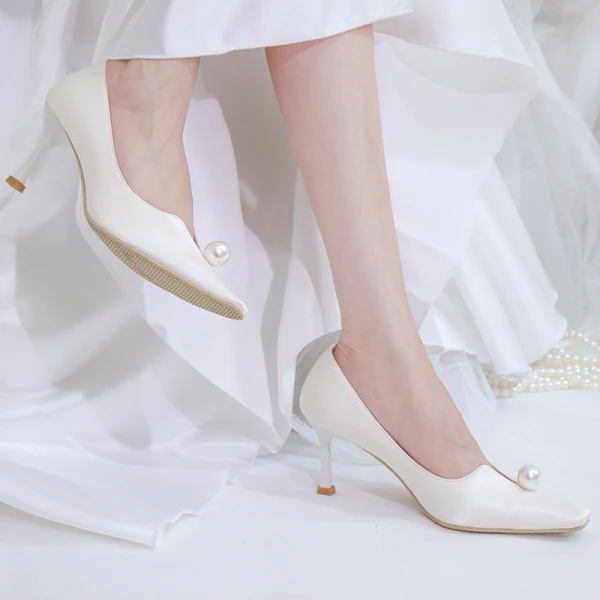 Élégant Ivoire Perle Chaussure De Mariée 2020 7 cm Talons Aiguilles Pied Carré Mariage Escarpins