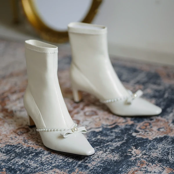 Modest / Simple Black Street Wear Pearl Bow Womens Boots 2020 Leather 5 cm Thick Heels Pointed Toe Boots