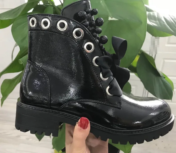 Mode Noire Vêtement de rue Bottines Bottes Femme 2020 Perle À Bout Rond Plate Bottes