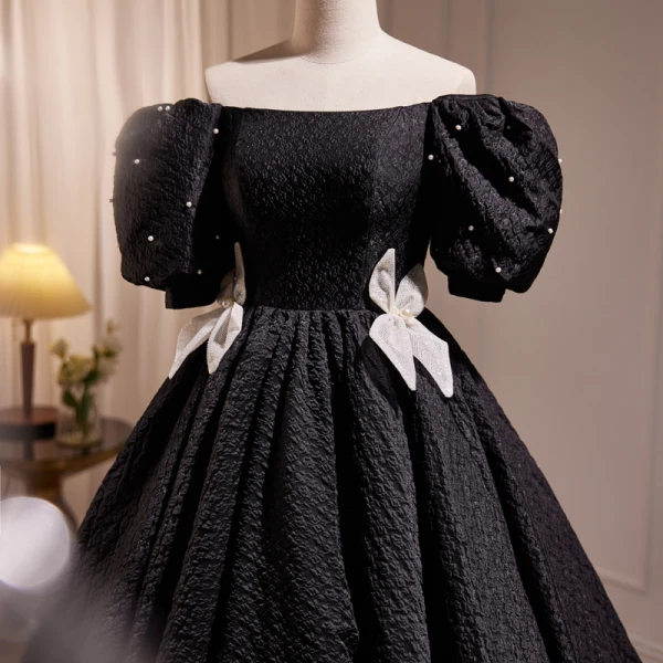 Chic / Beautiful Black Pearl Graduation Dresses 2023 A-Line / Princess Off-The-Shoulder Puffy Short Sleeve Bow Floor-Length / Long Prom Formal Dresses