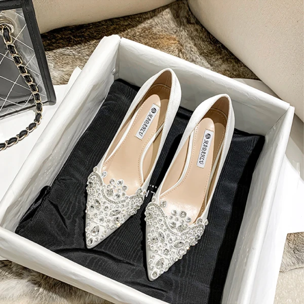 Elegant White Satin Rhinestone Wedding Shoes 2020 7 cm Stiletto Heels Pointed Toe Wedding Pumps