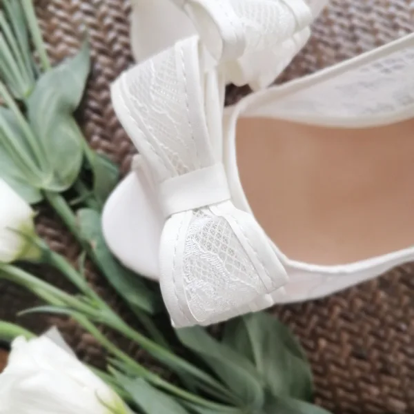 Élégant Blanche En Dentelle Fleur Noeud Chaussure De Mariée 2020 8 cm Talons Aiguilles À Bout Pointu Mariage Escarpins