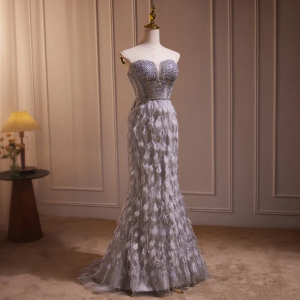 High-end Grey Handmade Beading Pearl Sequins Feather Evening Dresses 2024 Trumpet / Mermaid Strapless Sleeveless Backless Evening Party Floor-Length / Long Formal Dresses