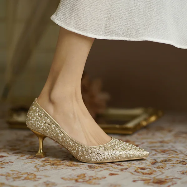 Glittrande Guld Pärla Rhinestone Brudskor 2020 Läder 6 cm Stilettklackar Spetsiga Bröllop Pumps