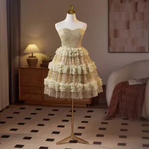 Scintillantes Doré Perlage Perle Paillettes Courte Robe De Fete 2025 Princesse Bustier Sans Manches Dos Nu Cocktail Soirée Robe De Ceremonie