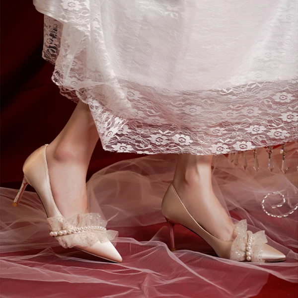 Elegant Champagne Pearl Wedding Shoes 2021 Satin High Heels 7 cm Stiletto Heels Pointed Toe Wedding Pumps