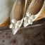 Elegant Ivory Pearl Wedding Shoes 2021 Leather Metal Flower 6 cm Stiletto Heels High Heels Pointed Toe Wedding Pumps