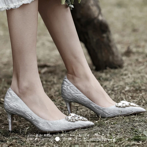 Charmant Argenté Faux Diamant Chaussure De Mariée 2021 7 cm Talons Aiguilles À Bout Pointu Mariage Escarpins Talons Hauts