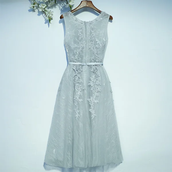 Elegant Wedding Party Dresses Bridesmaid Dresses 2017 Silver Lace Sash Flower Ruffle Zipper Up Tea-length Scoop Neck A-Line / Princess Sleeveless