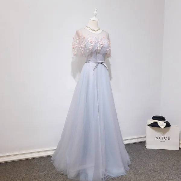 Chic / Beautiful Silver Evening Dresses  2018 A-Line / Princess Lace Flower Appliques Bow Scoop Neck Backless Short Sleeve Floor-Length / Long Formal Dresses