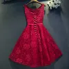 Chic / Beautiful Red Formal Dresses 2017 A-Line / Princess Lace Flower Beading Bow Scoop Neck Sleeveless Short Graduation Dresses