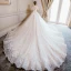Élégant Champagne Robe De Mariée 2018 Robe Boule En Dentelle Fleur Encolure Dégagée Manches Courtes Cathedral Train Mariage