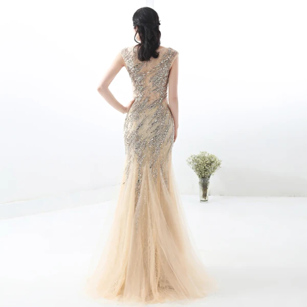 Chic / Belle Champagne Robe De Soirée 2018 Trompette / Sirène Dentelle Fait main Perlage Cristal Paillettes Encolure Dégagée Sans Manches Longue Robe De Ceremonie